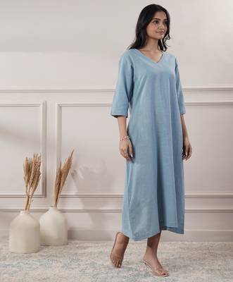 Women smoke blue v-neck dress 3
