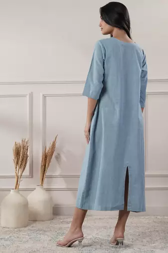 Women smoke blue v-neck dress