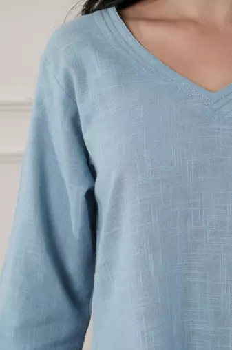 Women smoke blue v-neck dress
