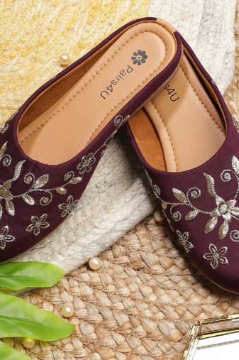 Pairs4u women's wine embroidered mojari juttis - stylish canvas flats with comfortable pvc sole for ethnic wear
