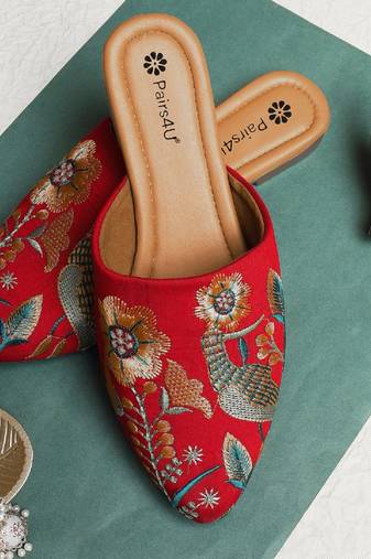 Pairs4u women's embroidered red canvas juttis ethnic slip-on flats with pvc sole