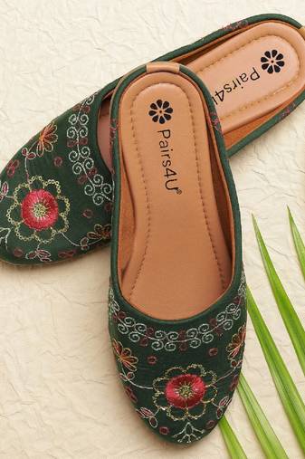 Pairs4u women's dark green embroidered canvas punjabi juttis slip-on ethnic flats