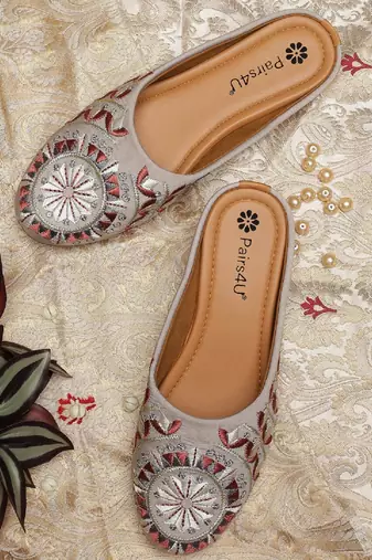 Pairs4u women's grey embroidered canvas jutti - stylish ethnic slip-on flats with comfortable pvc sole for women