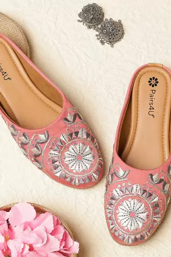 Pairs4u women's peach mojari jutti ethnic embroidered flats canvas slip-on comfortable sole