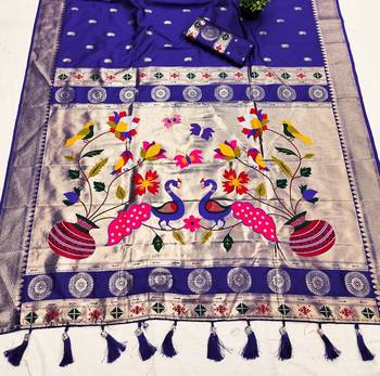Royal Blue Color Maharastrian Paithani Silk Saree 3
