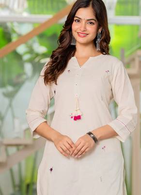 Off white embroidered cotton kurta and pant set 2