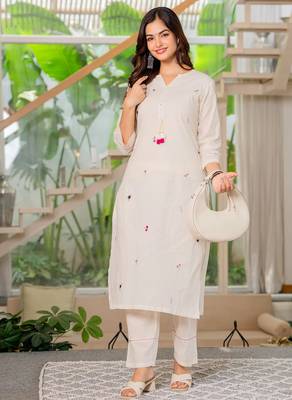 Off white embroidered cotton kurta and pant set 3