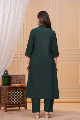 Dark green embroidered cotton kurta and pant set 4
