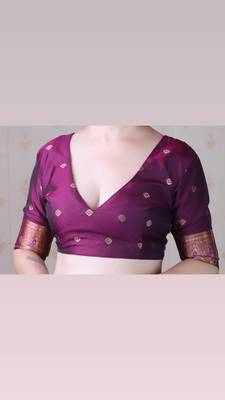 Soft silk banarasi peacock zari woven saree 2