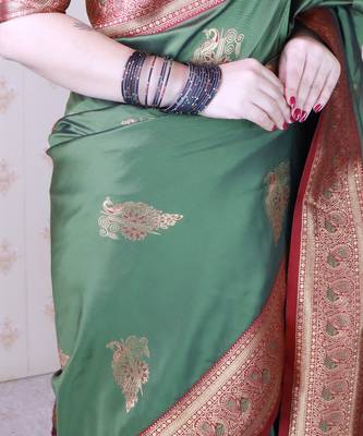 Soft silk banarasi peacock zari woven saree 4