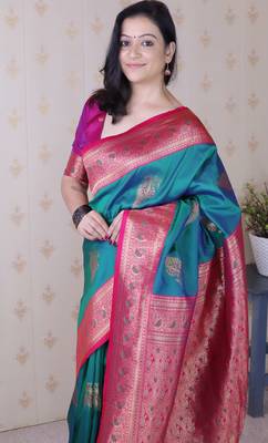 Soft silk banarasi peacock zari woven saree 5