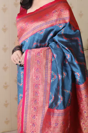 Soft silk banarasi zigzag meenakari zari woven saree