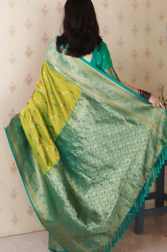 Soft silk banarasi zigzag meenakari zari woven saree