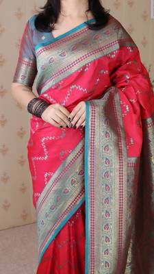 Soft silk banarasi zigzag meenakari zari woven saree 3
