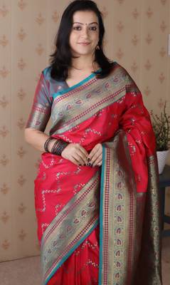 Soft silk banarasi zigzag meenakari zari woven saree 4