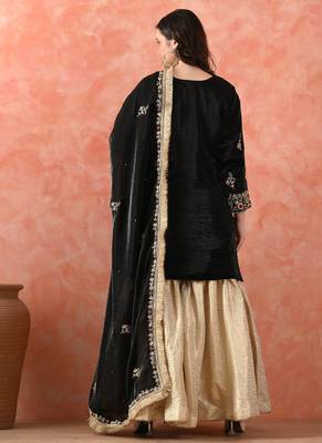 Black gharara set with zardozi & dabka work 2