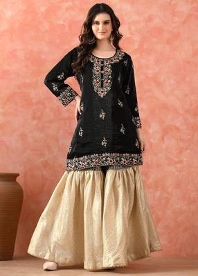 Black gharara set with zardozi & dabka work 4