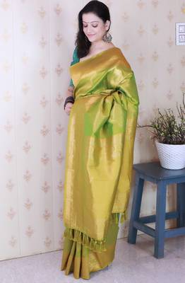 Soft silk bandhani leheriya zari woven saree 3