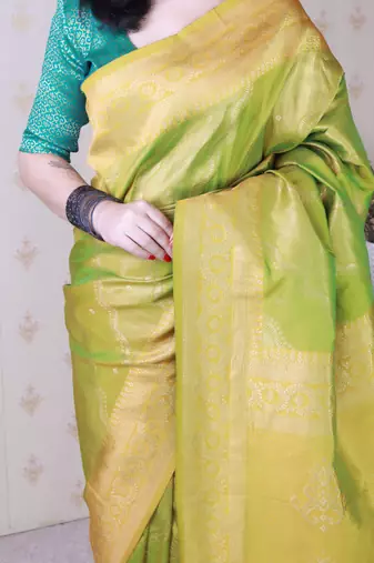 Soft silk bandhani leheriya zari woven saree