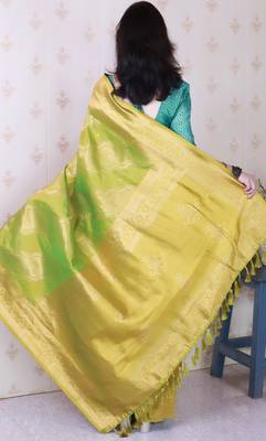 Soft silk bandhani leheriya zari woven saree 5