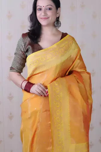 Soft silk bandhani leheriya zari woven saree