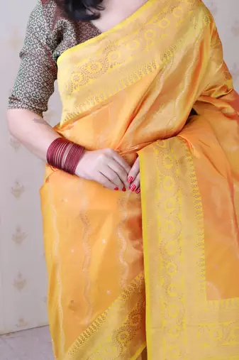 Soft silk bandhani leheriya zari woven saree