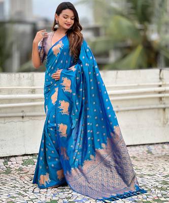 Soft silk dual zari woven saree with nandi border 5