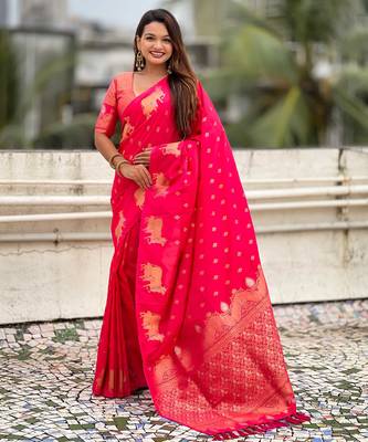 Soft silk dual zari woven saree with nandi border 1