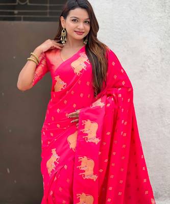 Soft silk dual zari woven saree with nandi border 2