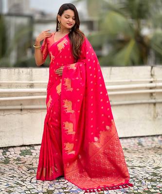 Soft silk dual zari woven saree with nandi border 5