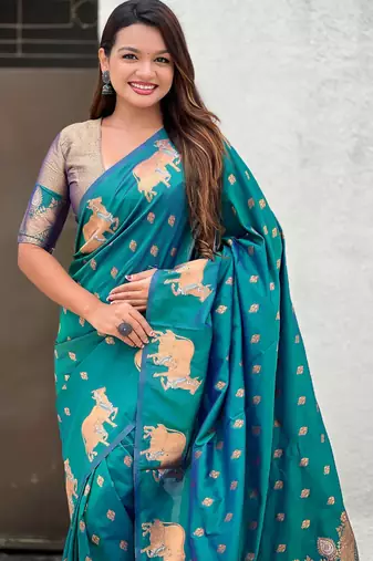 Soft silk dual zari woven saree with nandi border