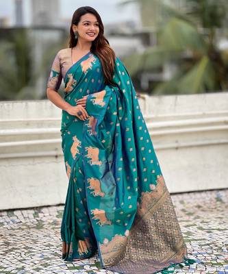 Soft silk dual zari woven saree with nandi border 5