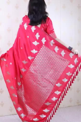 Soft silk dual zari woven saree with bird border