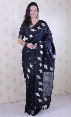 Soft silk dual zari woven saree with bird border 1