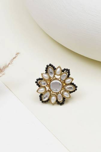 Adjustable kundan cocktail ring
