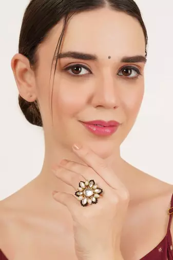 Adjustable kundan cocktail ring