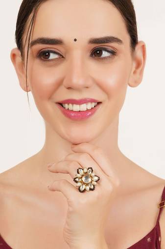 Adjustable kundan cocktail ring
