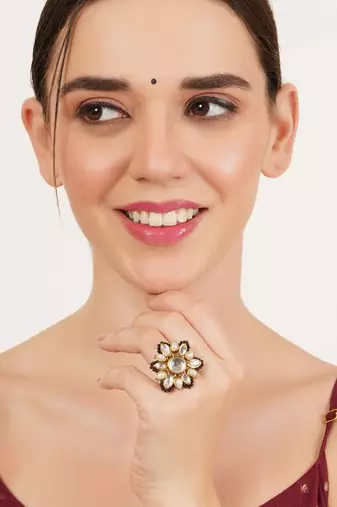 Adjustable kundan cocktail ring