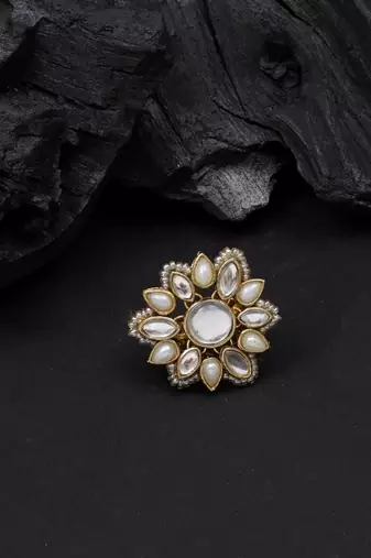 Adjustable kundan cocktail ring
