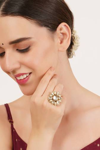 Adjustable kundan cocktail ring