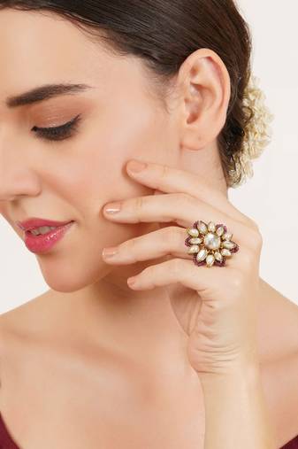 Adjustable kundan cocktail ring