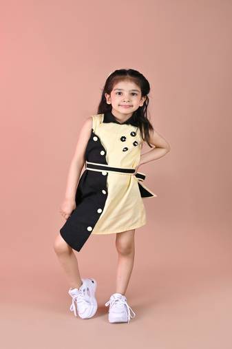 Yellow & black plain blended cotton dress
