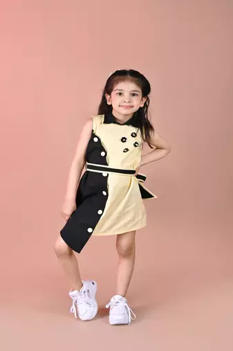 Yellow & black plain blended cotton dress