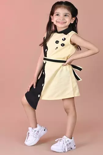 Yellow & black plain blended cotton dress