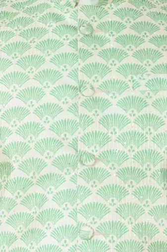Men   s cream kurta churidar with green feather printed waistcoat (rg-19562-36)