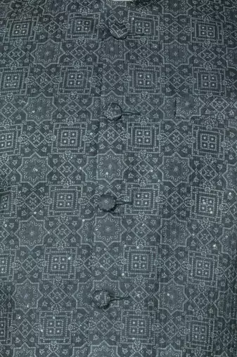 Men   s cream kurta churidar with printed black box waistcoat (rg-19566-36)