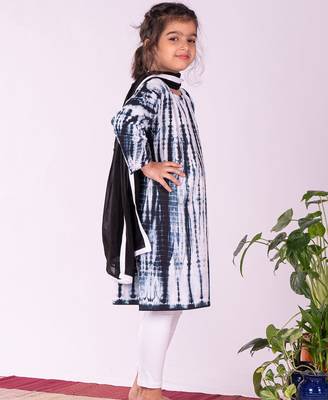 girls' black and white kurta, leggings & dupatta set 3
