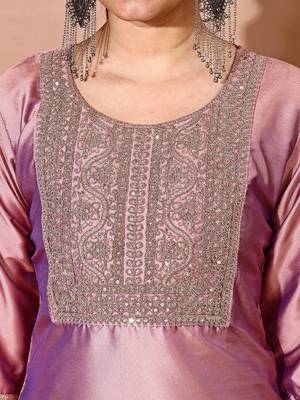 Peach color art silk blend embroidered kurti pant with orgenza digital print dupatta 5