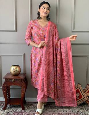Rose pink printed cotton kurta and pant set 4