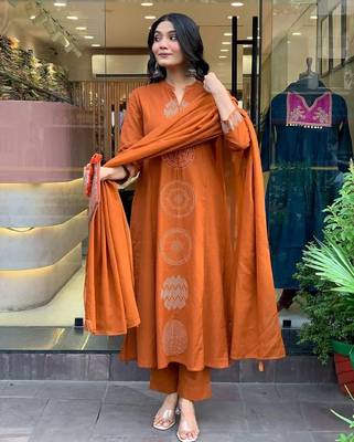 Rust orange embroidered cotton suit set with dupatta 2